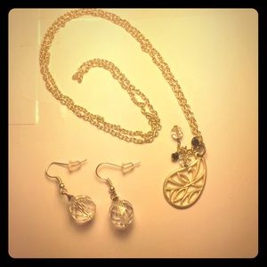 Necklace and earring set
